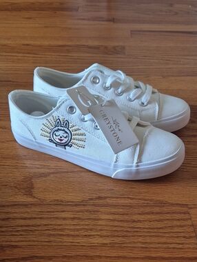 Greystone Women's White Canvas Sneakers with Bunny Embroidery, size 8 NWOB